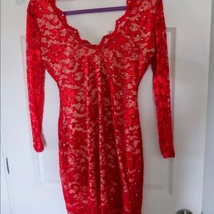 Lace red backless long sleeve dress